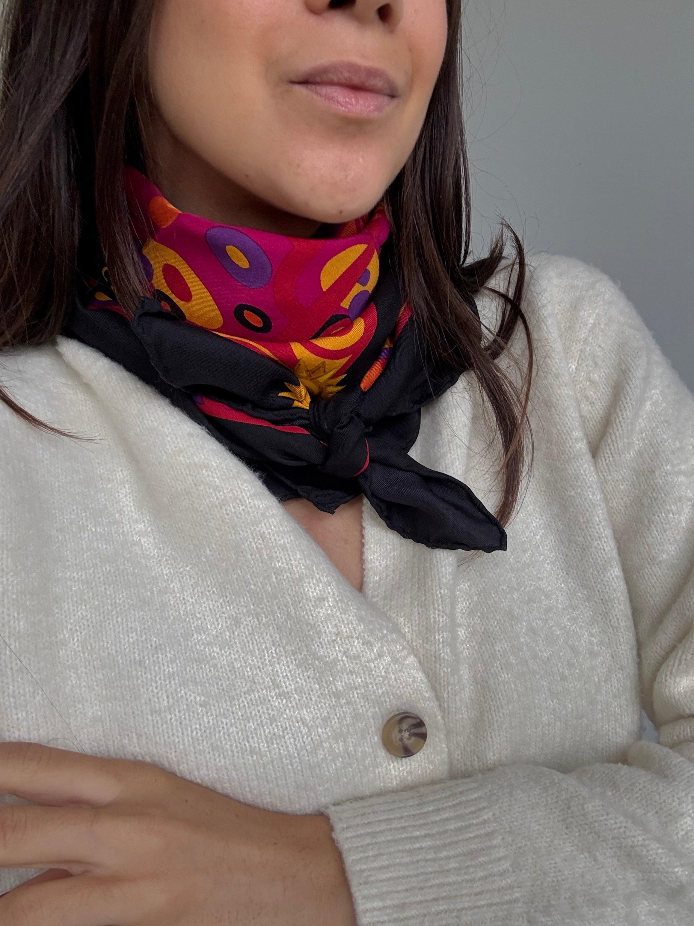Foulard Céline – Motifs Colorés Géométriques