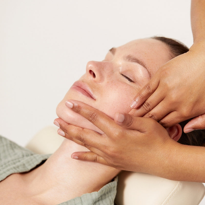 À Offrir Ou À S'offrir : Massage Kobido Visage DUO - 1h - (En Happy Hour Lun-Jeu, 10h-17h)