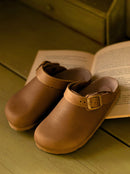 Zuecos Shetland de arcilla y cuero engrasado