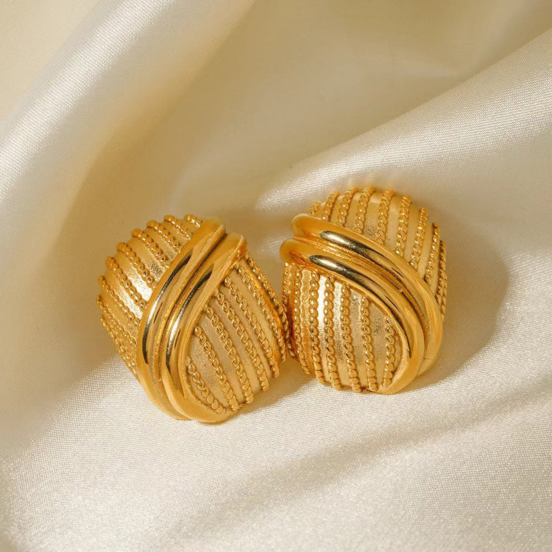 Amia Earrings