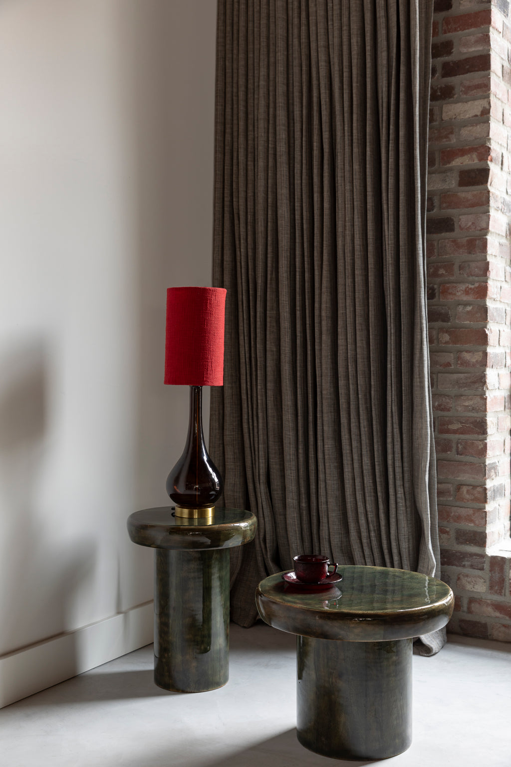 Jules - Lampe de table - Fer - Rouge