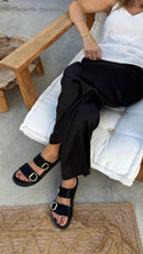 Sandalia negra con doble hebilla