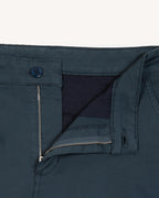 Chino azul marino
