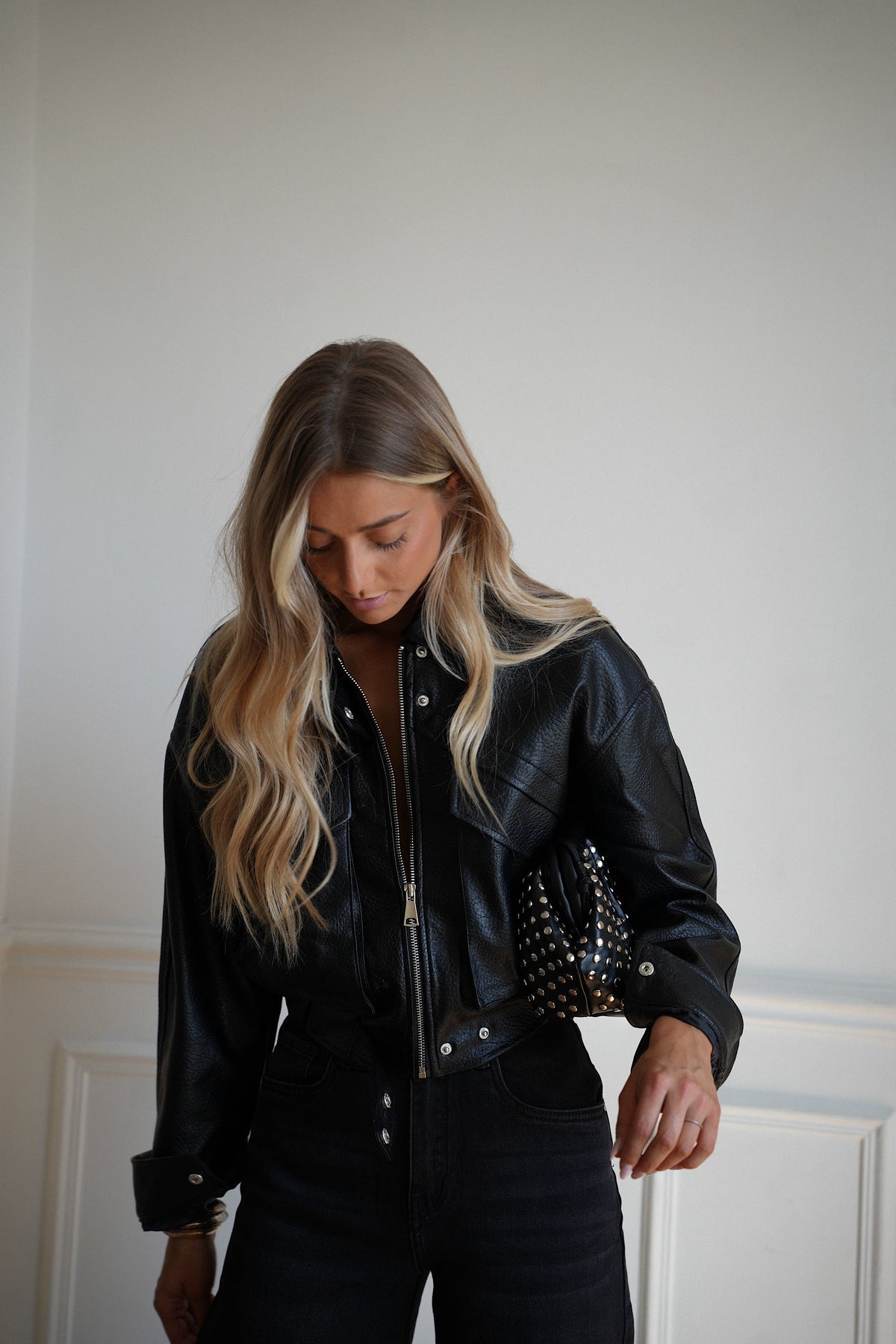 Bolso Con Tachuelas Mark - Negro