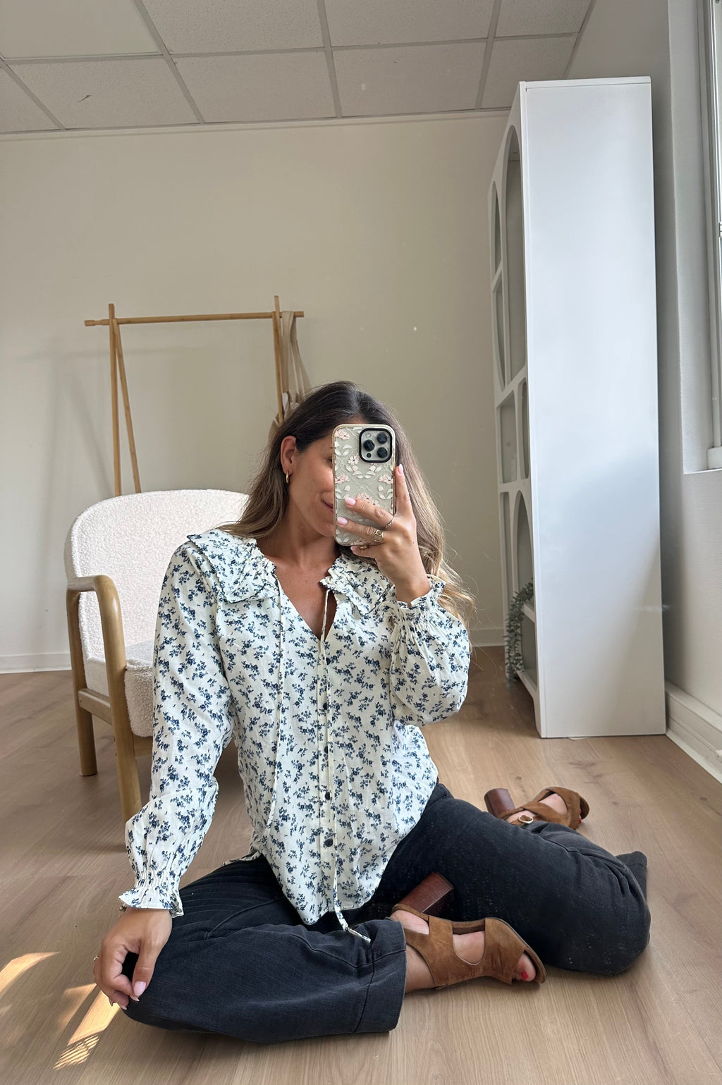 Maria floral wide-collar blouse