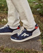 Sneakers blu e grigie in camoscio