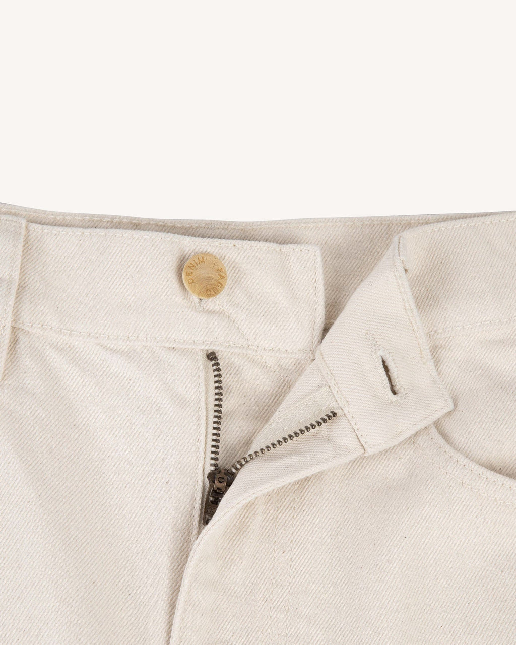 Vaqueros tapered crudos de algodón orgánico