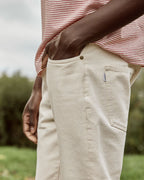 Vaqueros tapered crudos de algodón orgánico