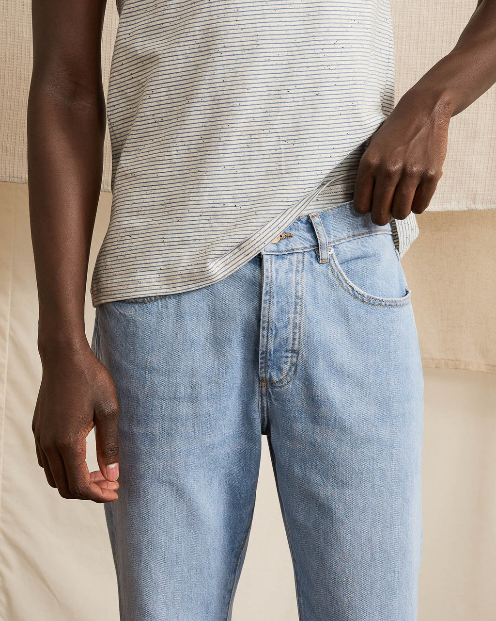 Jeans Dritti in Denim Chiaro di Cotone