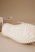 Torhill Bee - Ecru Suede - Mujer