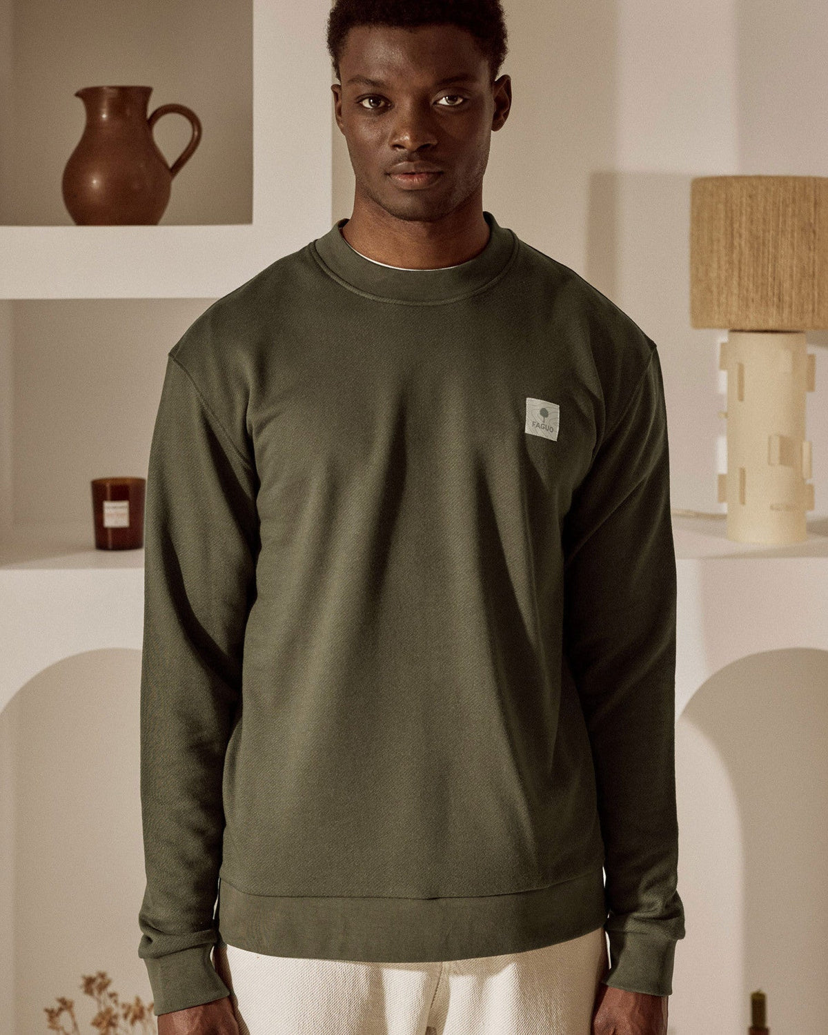 Sudadera de cuello redondo oversize marrón oscuro