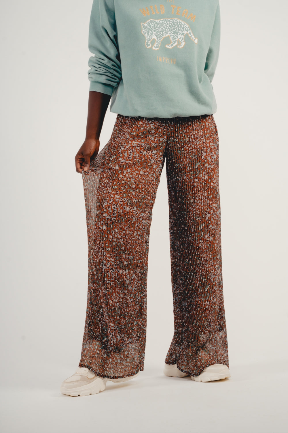 Pantalones caqui Leo plisados The Andrei
