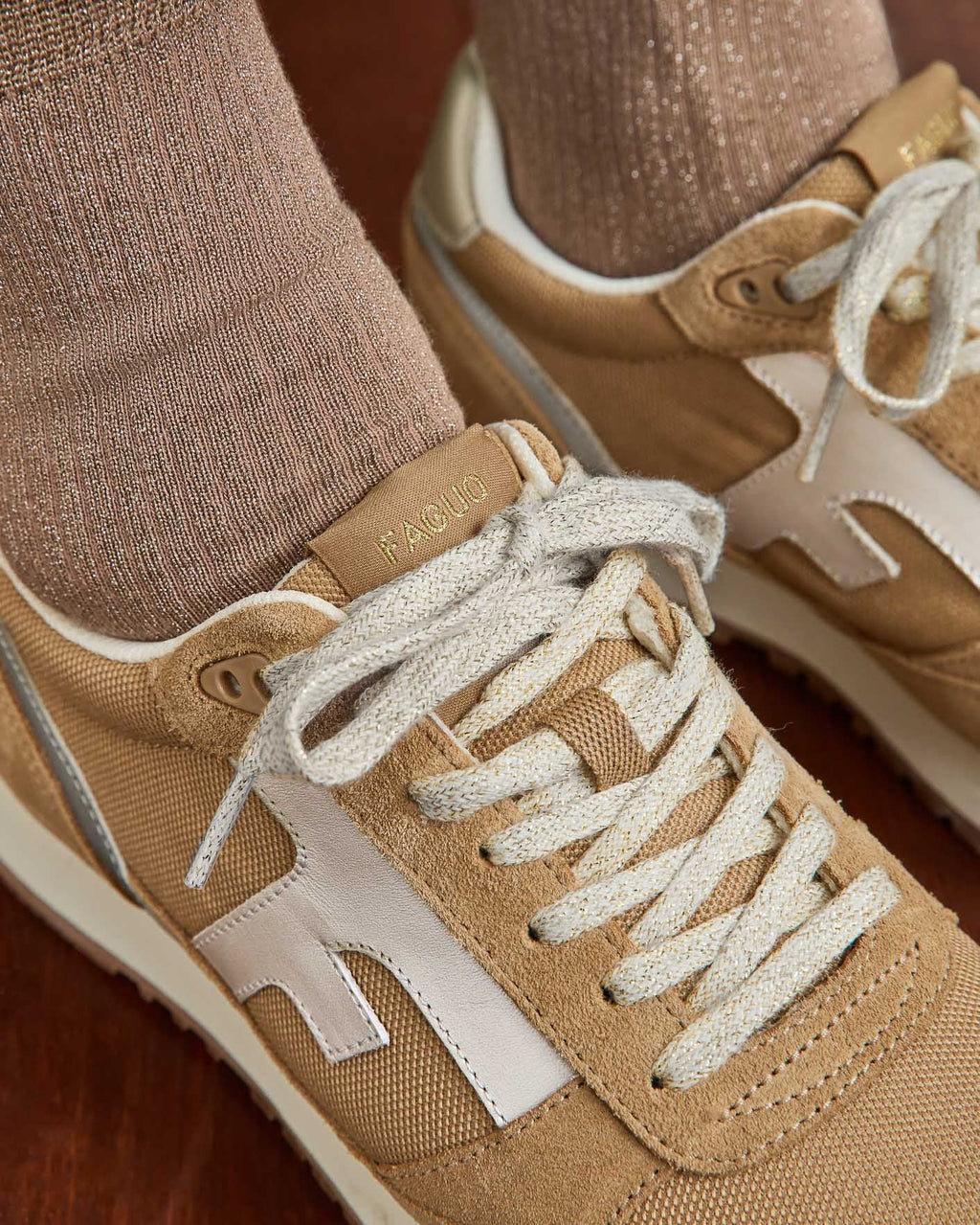 Baskets Beiges