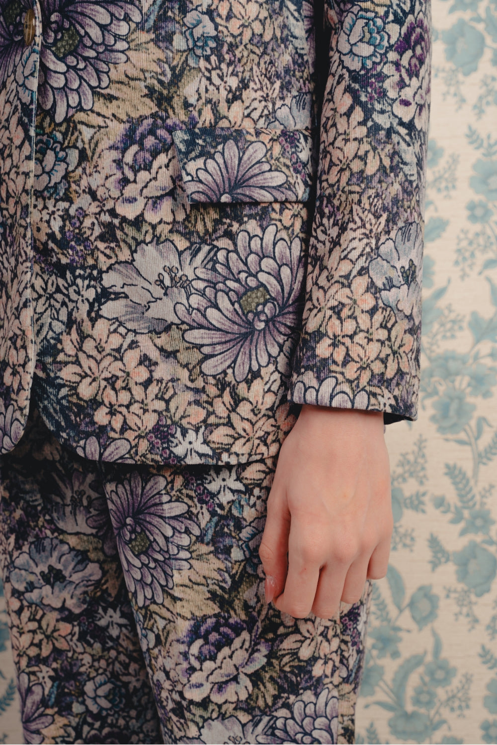 The Kirstie Blazer In Blue Flowers Carpet Velvet