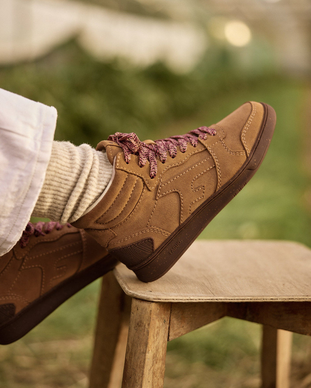 Sneakers alte in pelle cammello