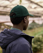 Gorra de terciopelo verde abeto