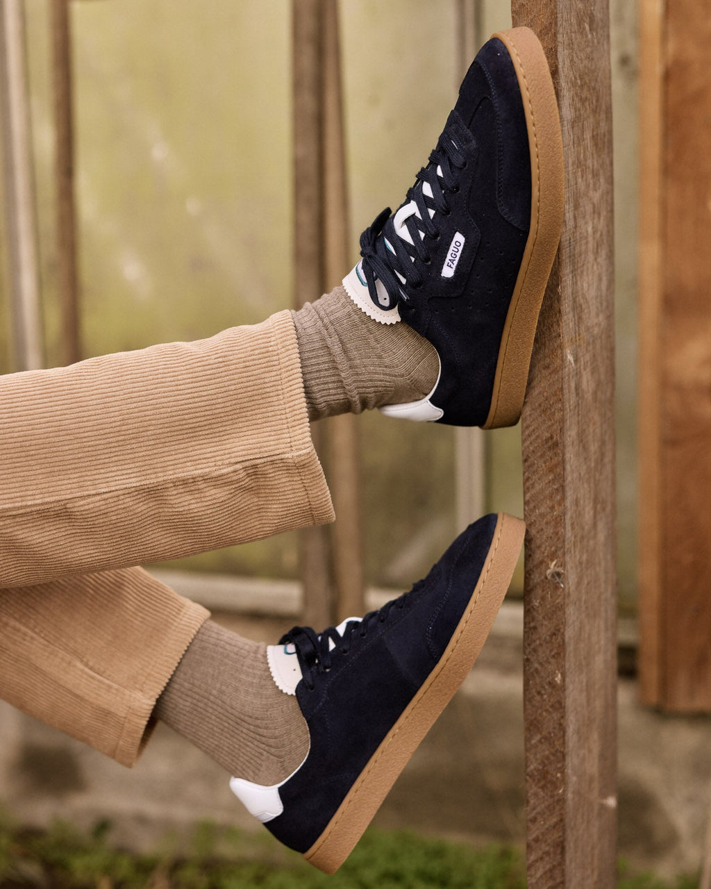 Sneakers in pelle scamosciata blu navy