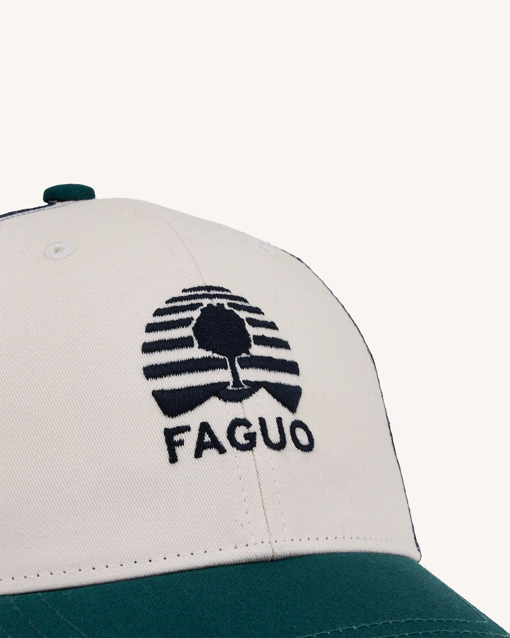 Cappellino verde e blu navy