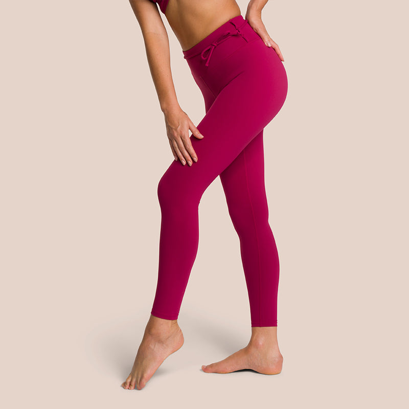 OCEANSAPART - Pantalon Gianna Petite - Prune Profond