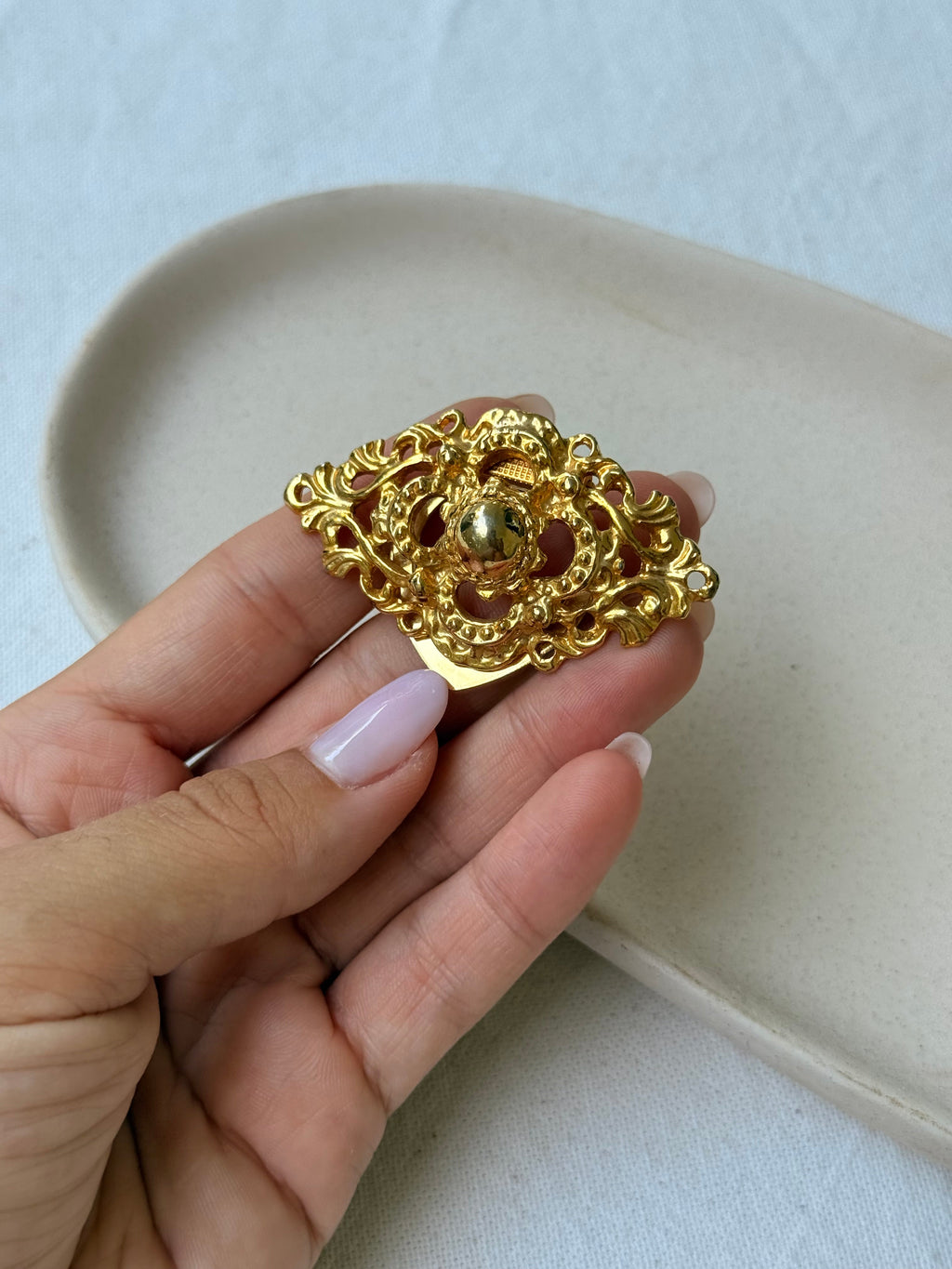 Vintage Scarf Ring - Openwork Baroque Design