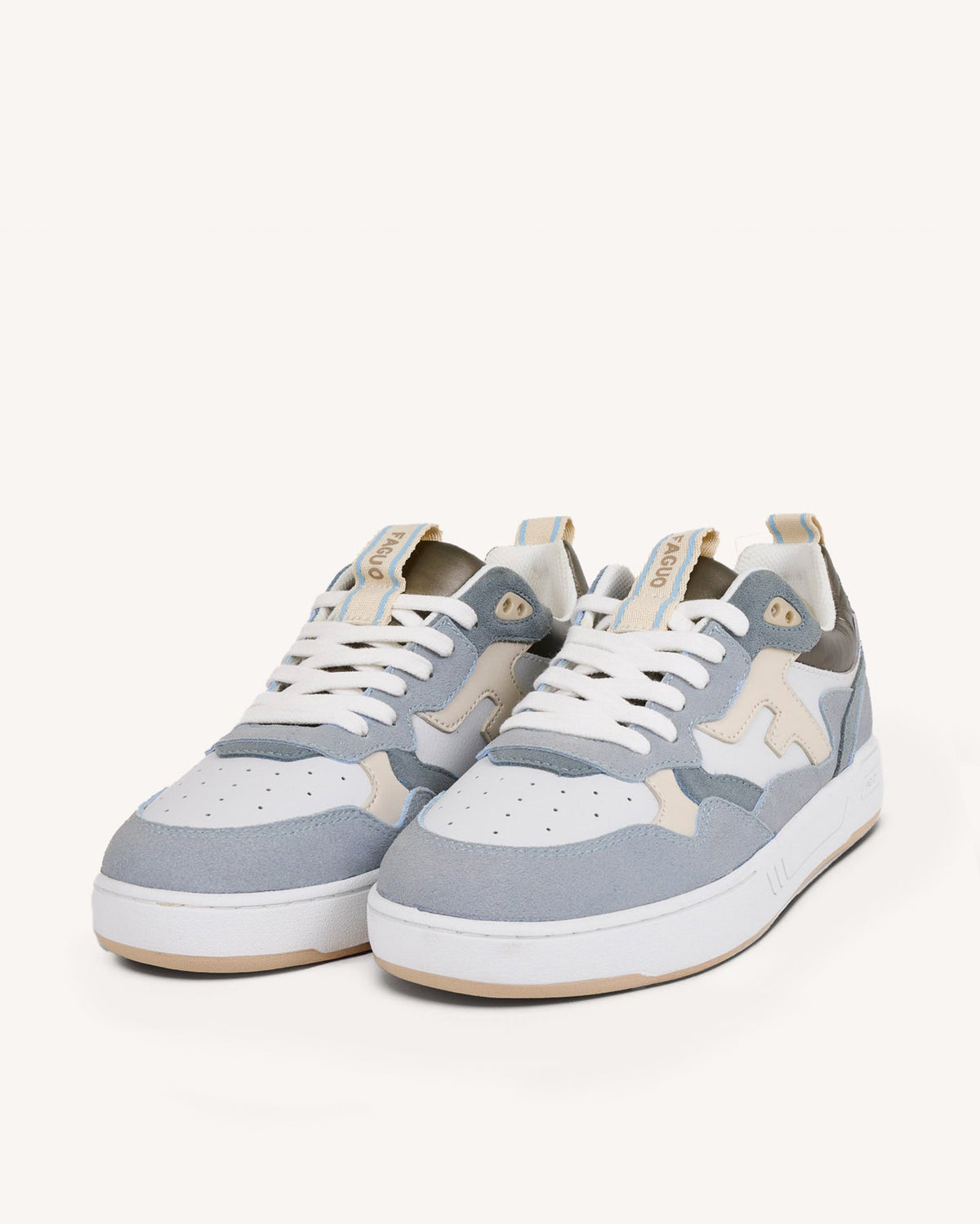 Zapatillas de piel y ante crudo y azul claro