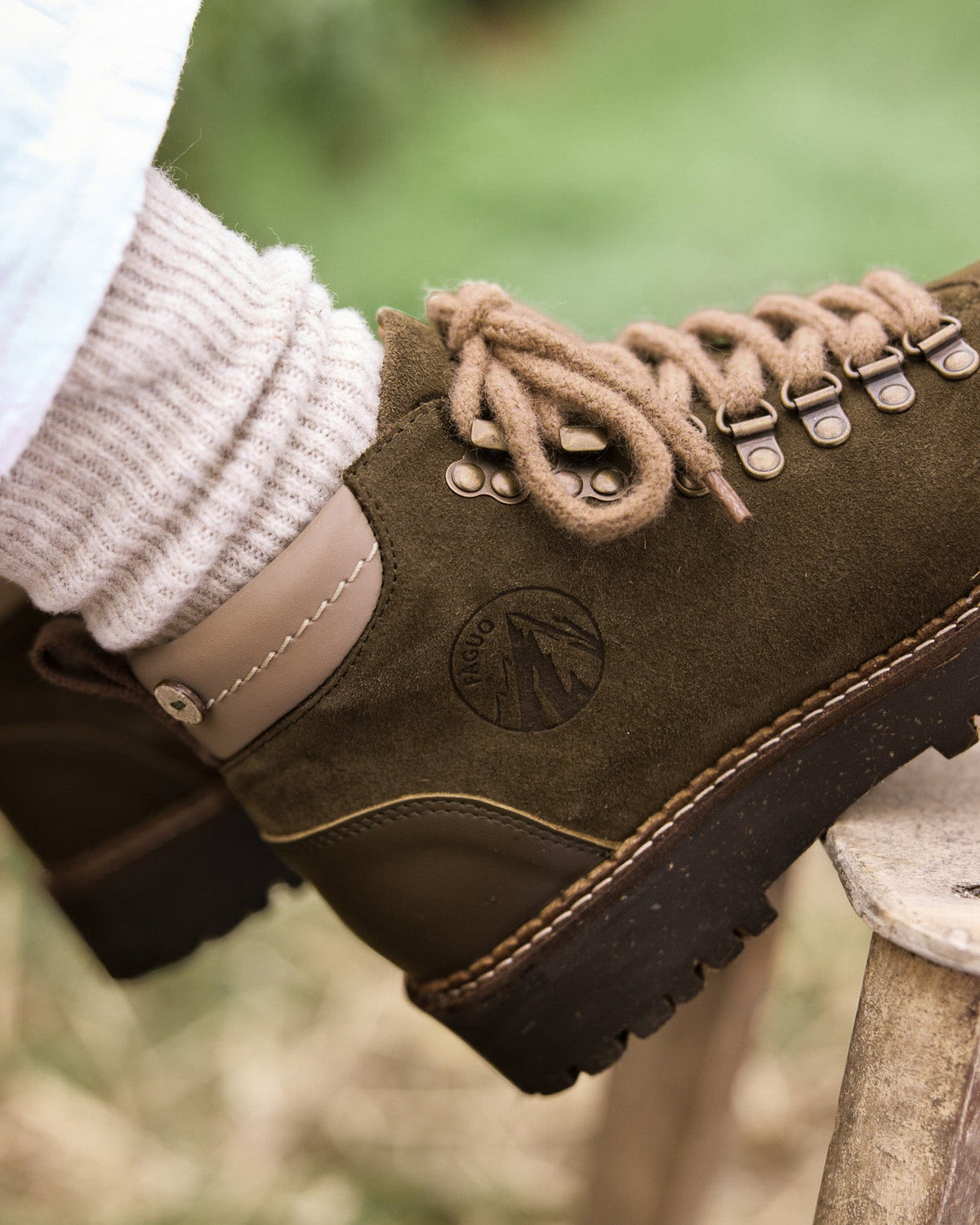 Scarpe in pelle scamosciata kaki chiaro