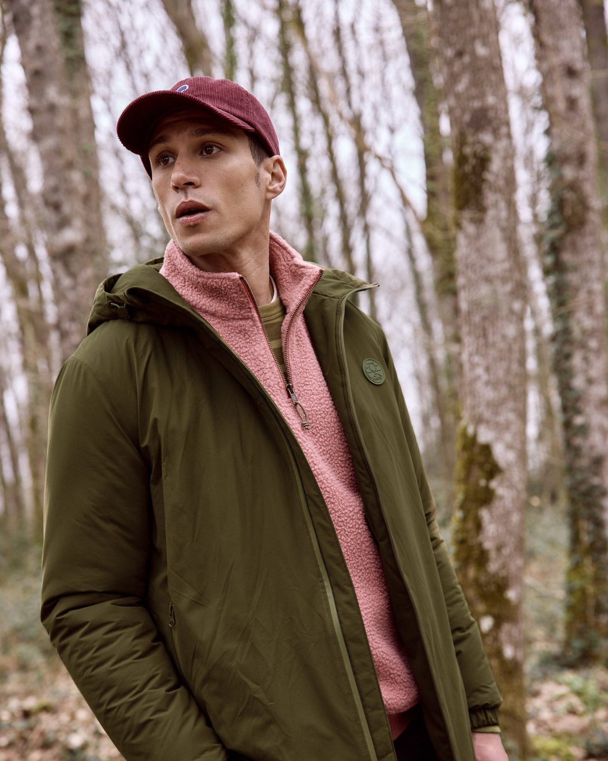 Parka impermeable verde oliva oscuro