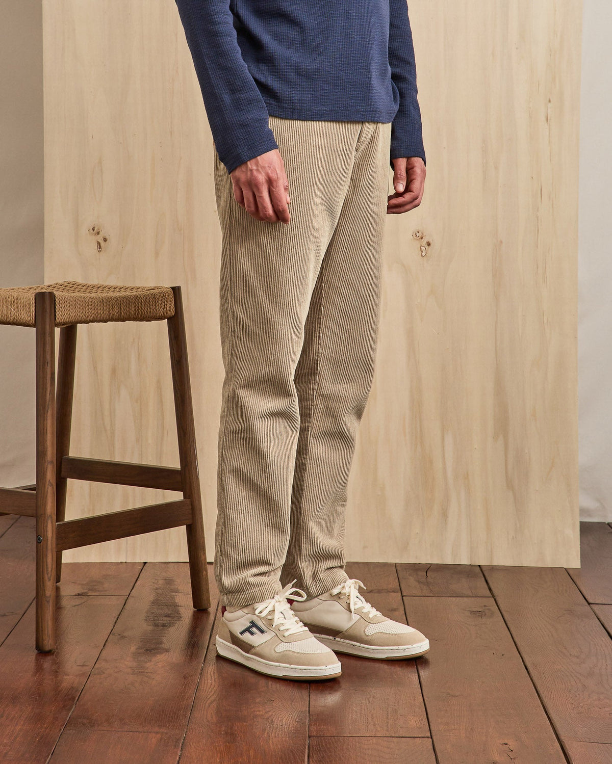 Pantalón de cintura elástica beige claro