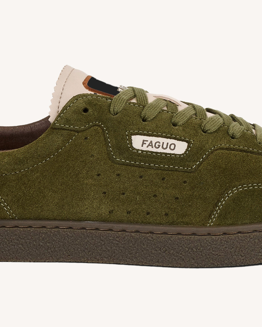 Sneaker in pelle scamosciata verde oliva