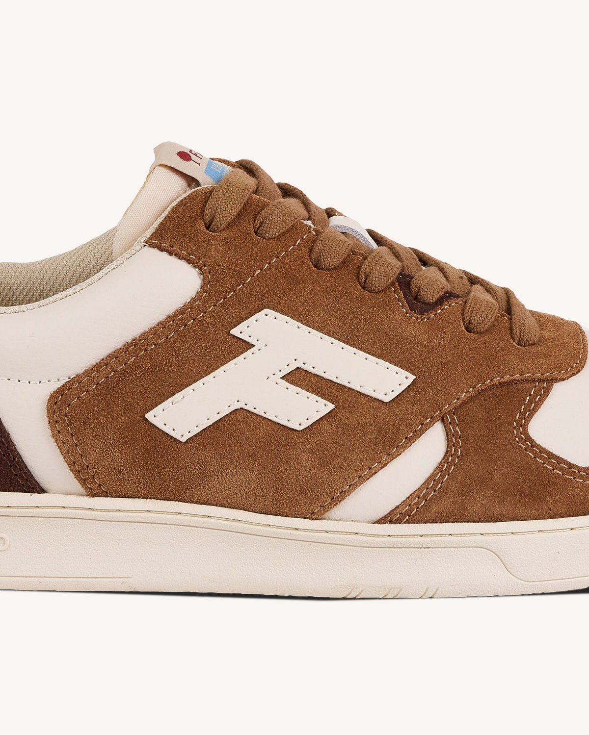 Zapatillas de cuero y ante crema y beige claro