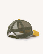 Gorra caqui y amarilla