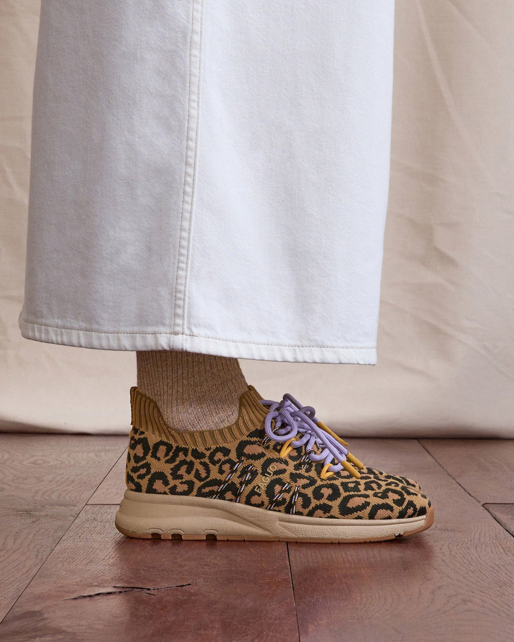Sneakers leopardate e marroni