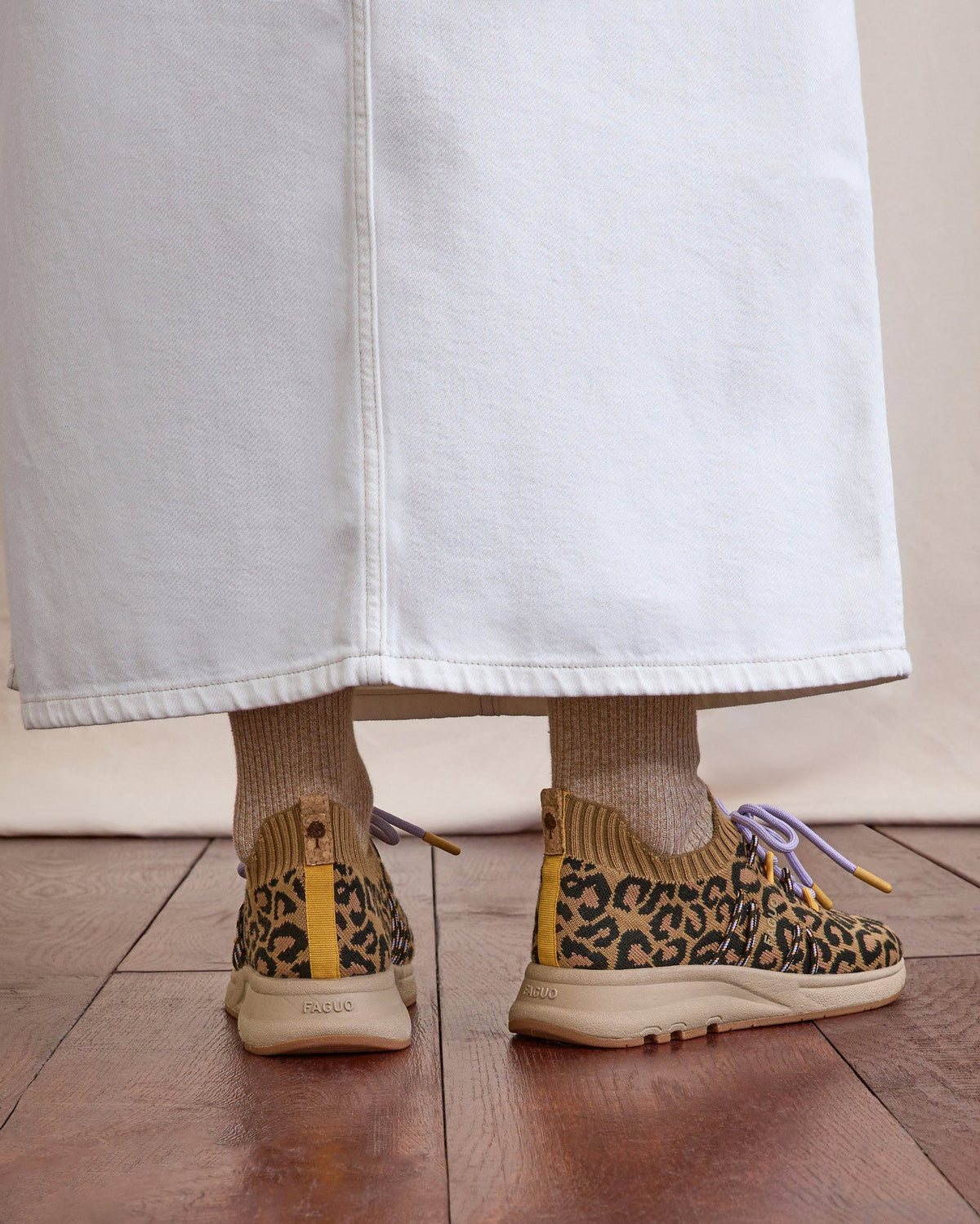 Sneakers leopardate e marroni