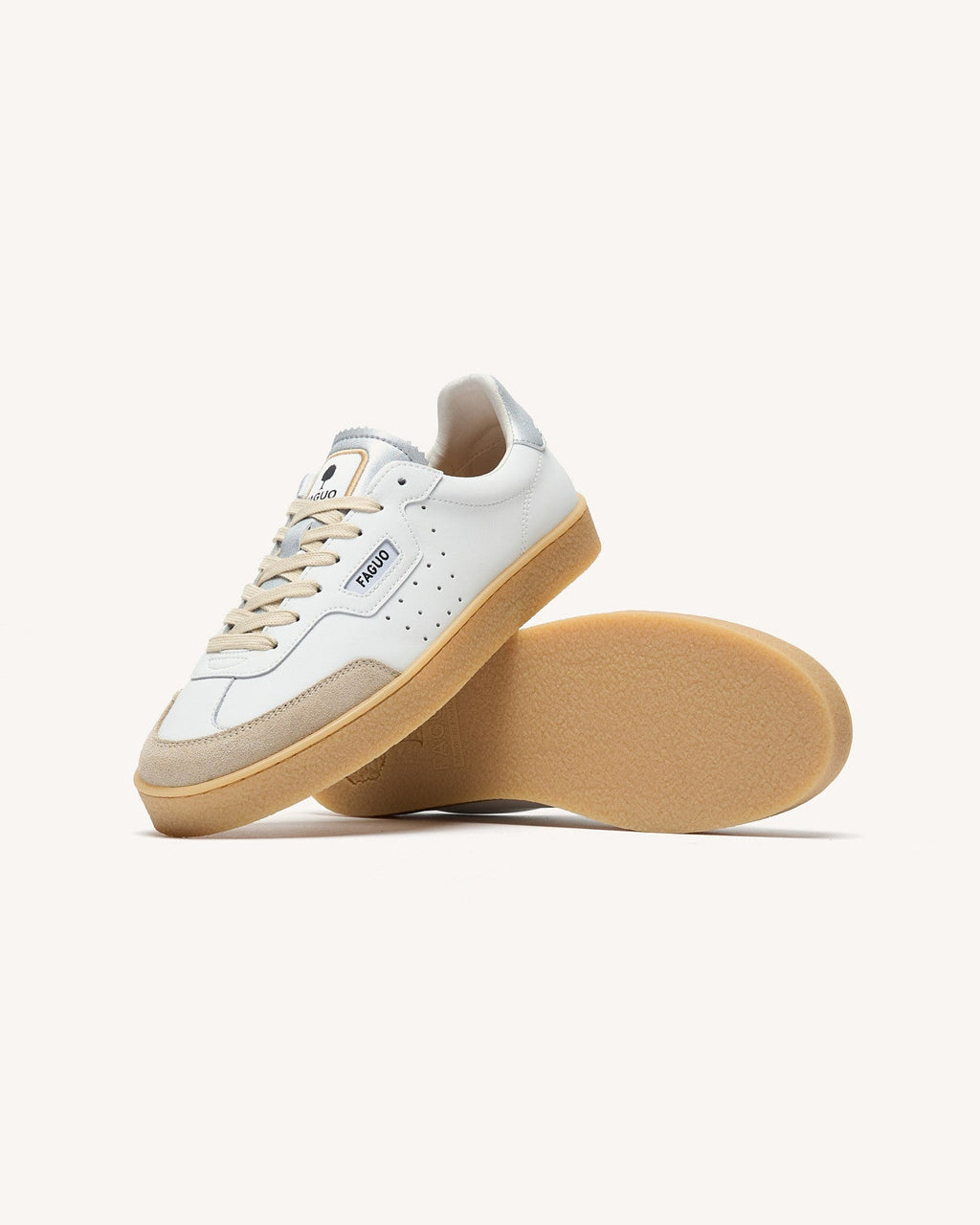 Zapatillas de piel y ante blancas
