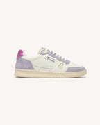 Zapatillas blancas y rosa grisáceo de cuero