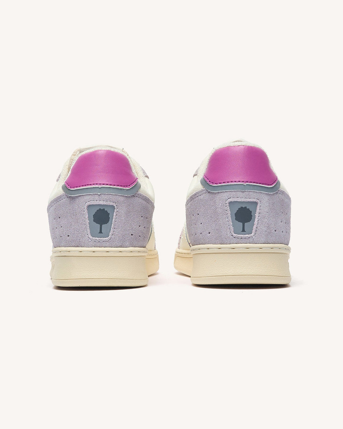 Zapatillas blancas y rosa grisáceo de cuero