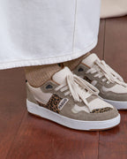 Zapatillas de cuero leopardo y crudo