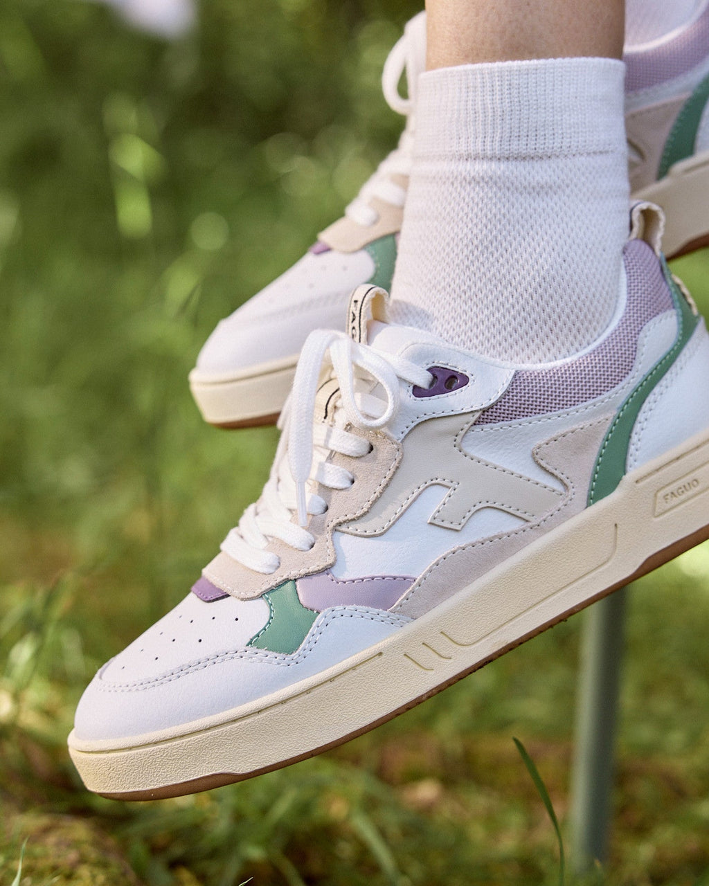 Baskets Blanc Et Violet Cuir