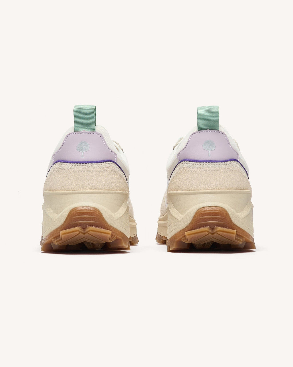 Zapatillas blancas y beige