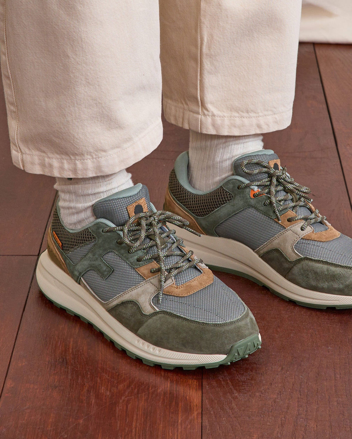 Baskets Kaki Et Camel