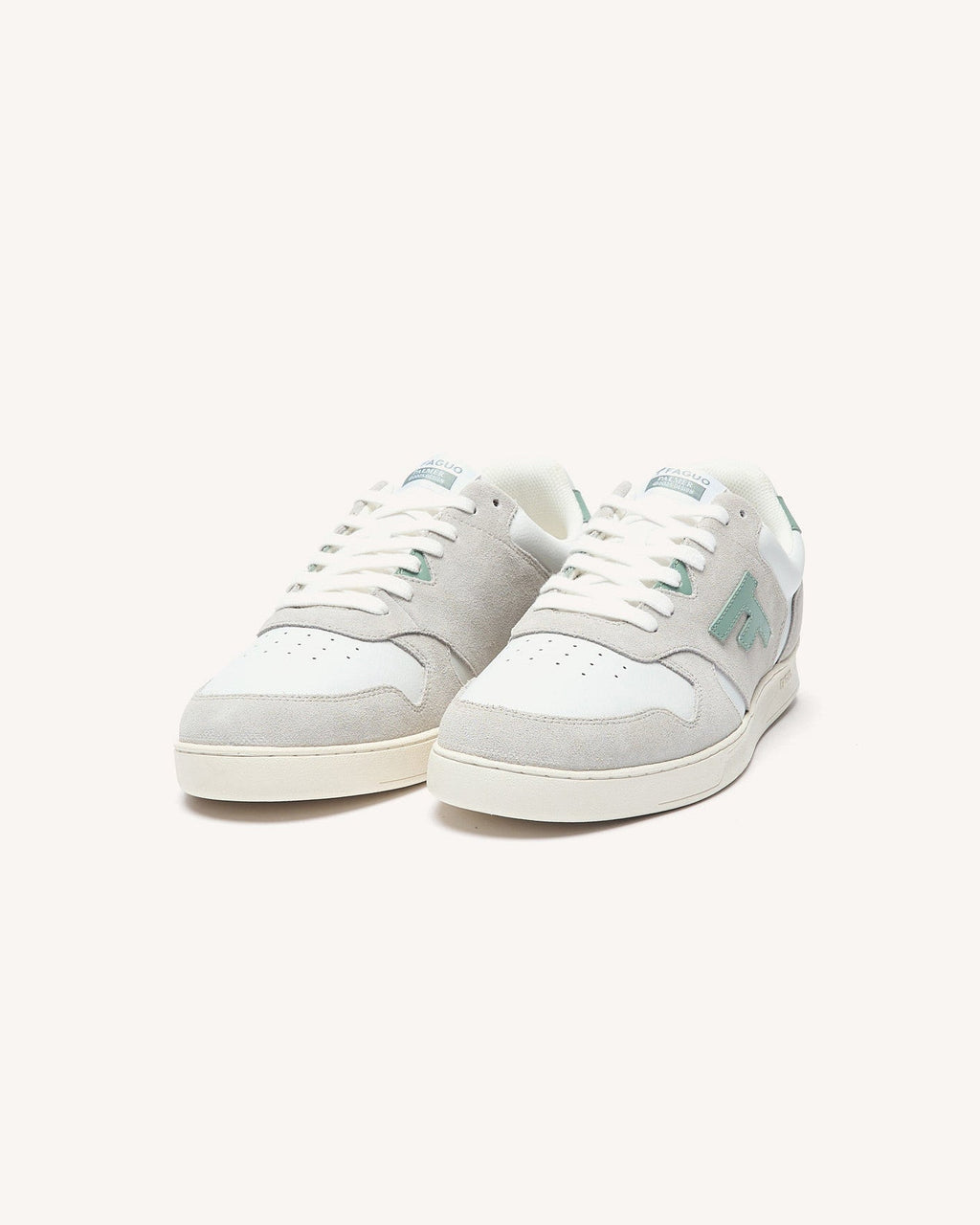 Zapatillas Blancas y Verde Claro de Cuero
