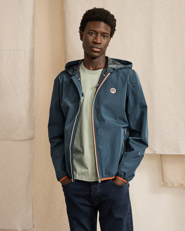 Chaqueta cortavientos azul marino
