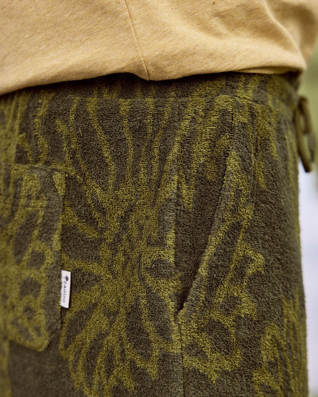 Short Kaki Foncé