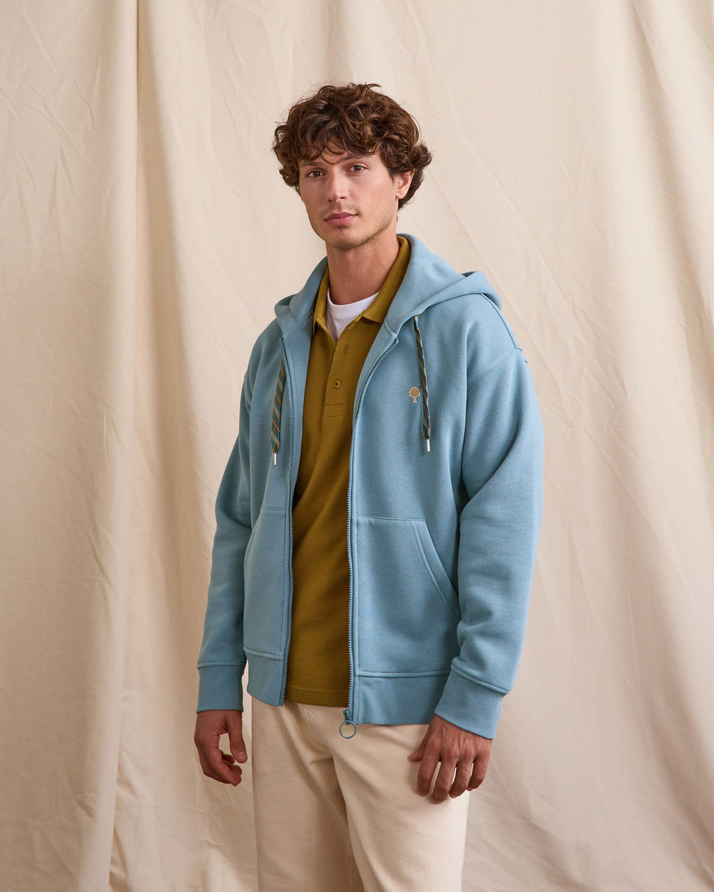 Sudadera con cremallera y capucha azul grisáceo