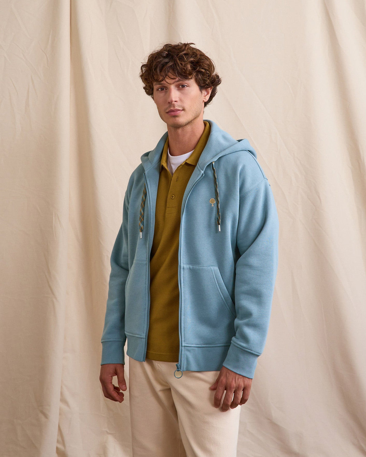 Sudadera con cremallera y capucha azul grisáceo