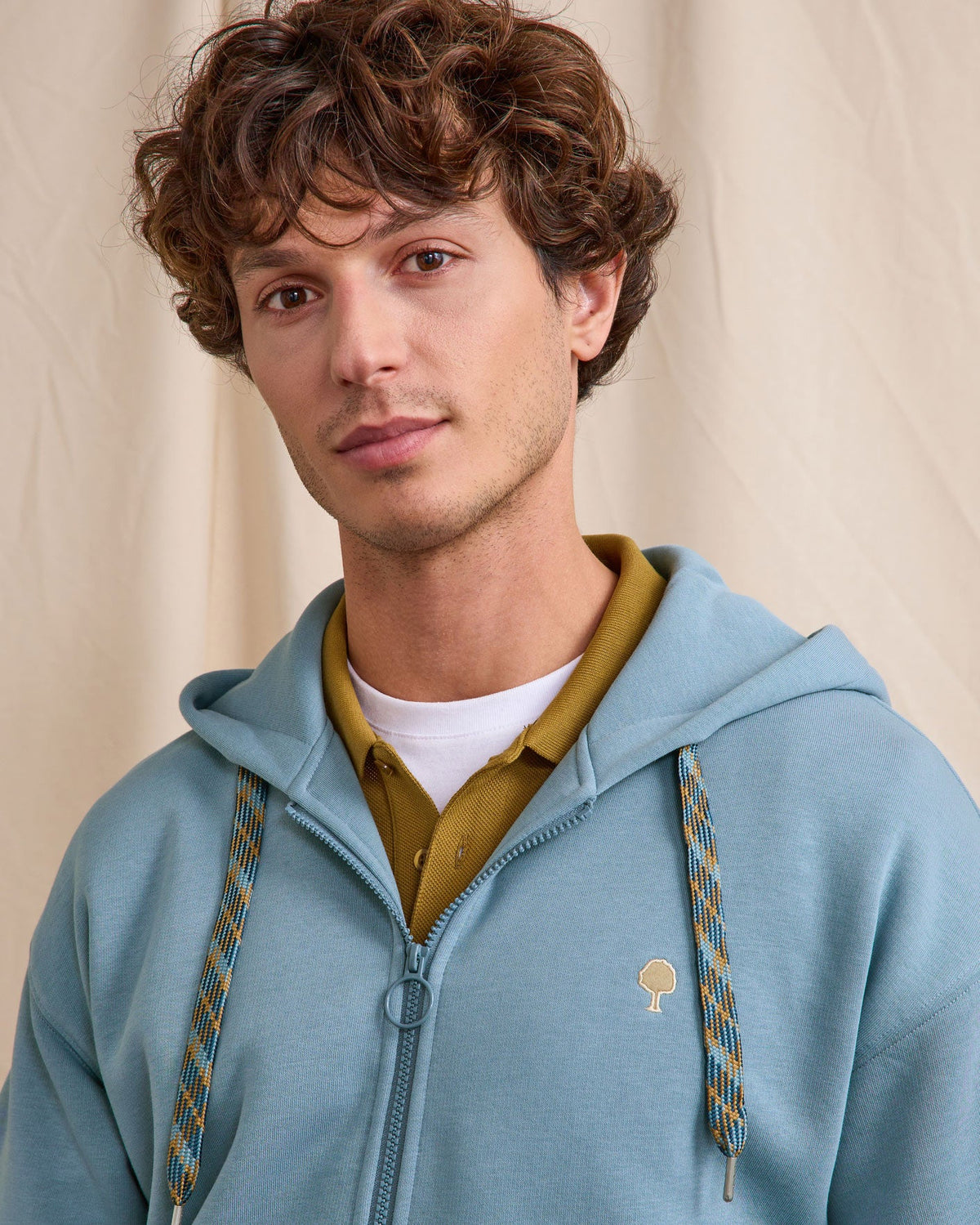 Sudadera con cremallera y capucha azul grisáceo