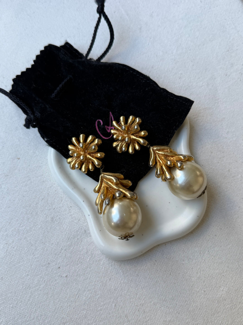 Pendientes Christian Lacroix - Perlas barrocas colgantes