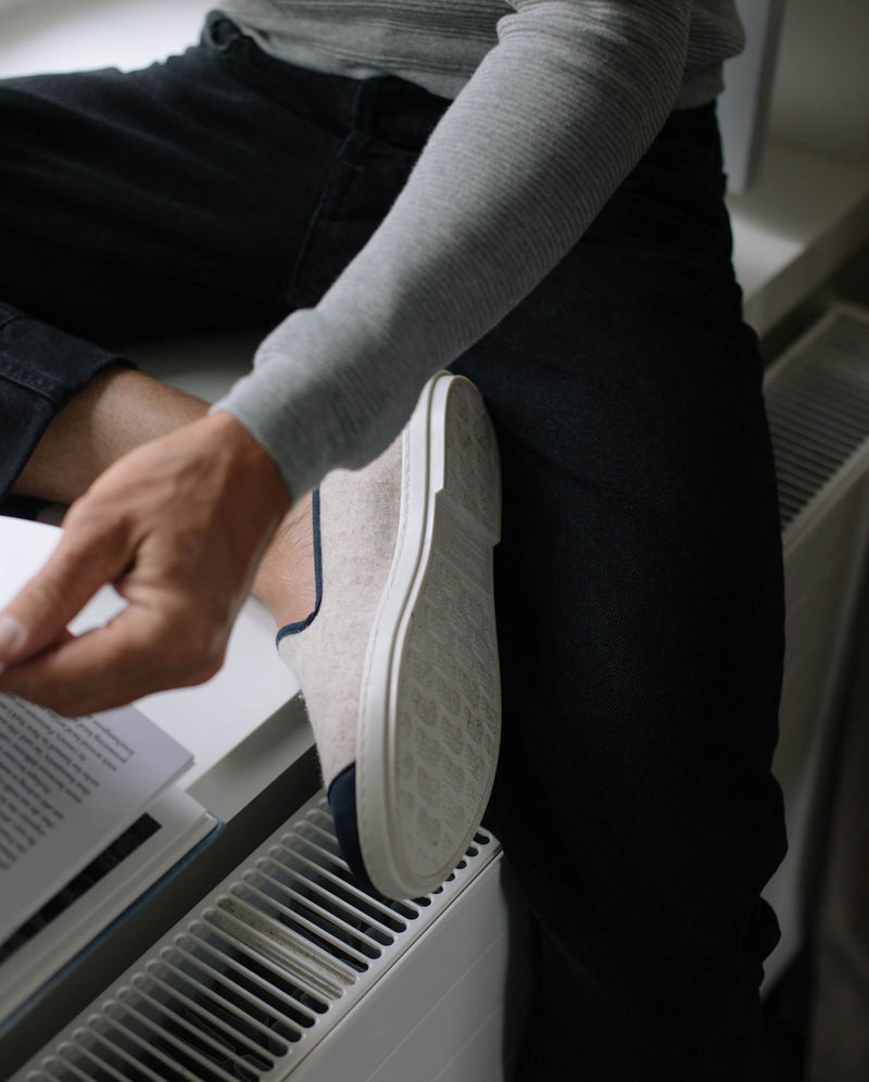 chausson laine beige marine homme Angarde porté