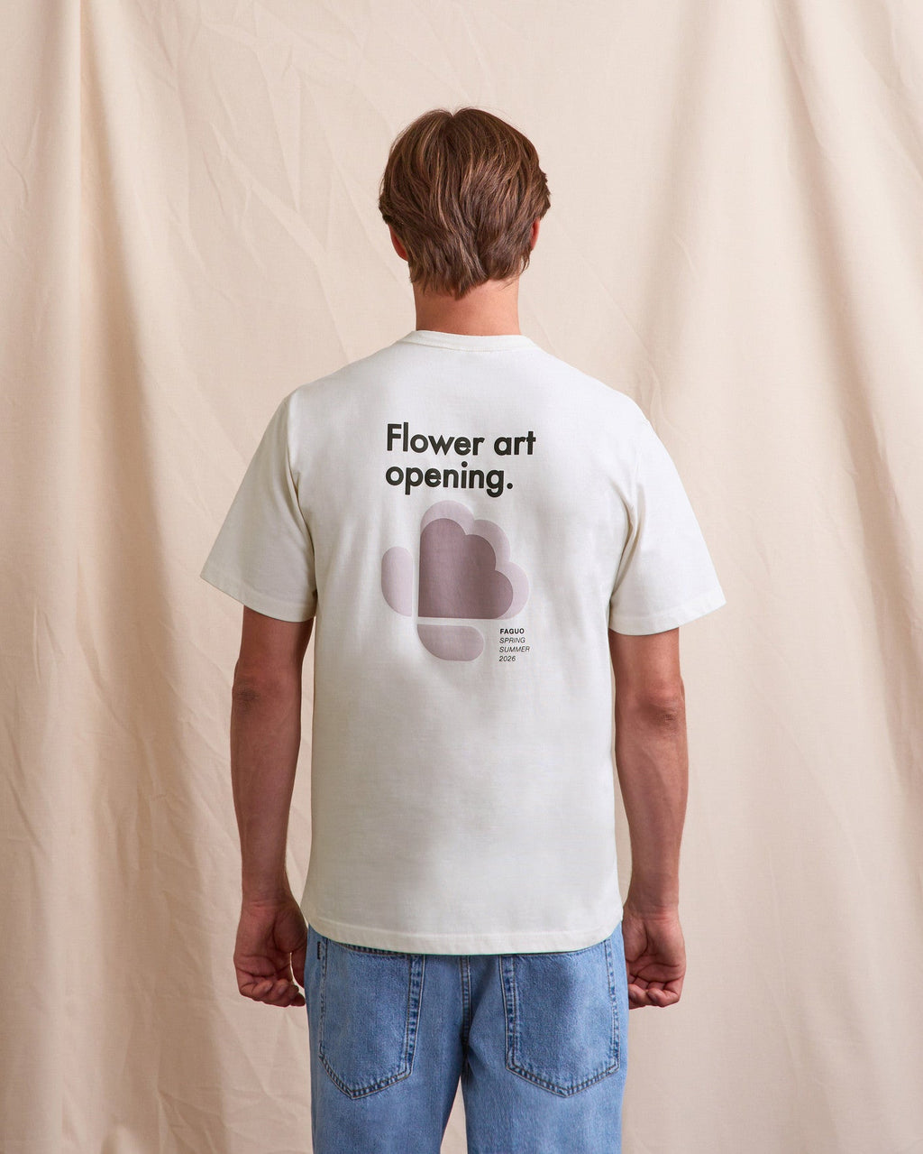 T-shirt med Flower Art-print i råhvid