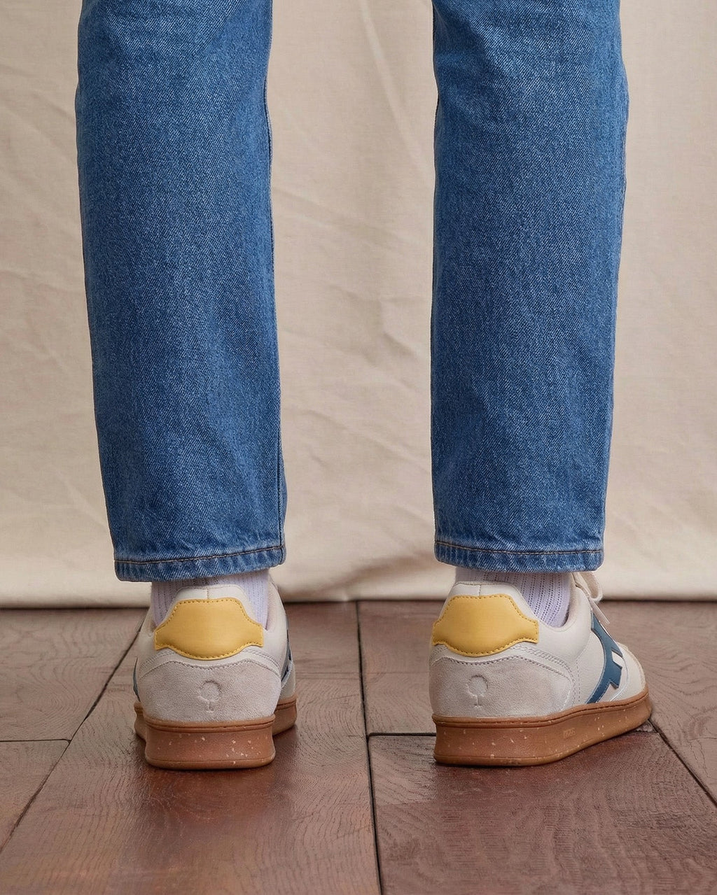 Sneakers crema e gialle in pelle